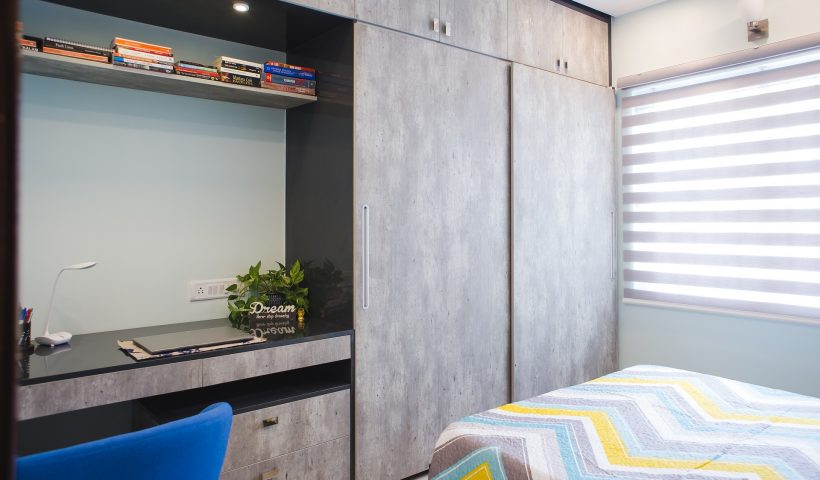 Slaapkamer met kasten